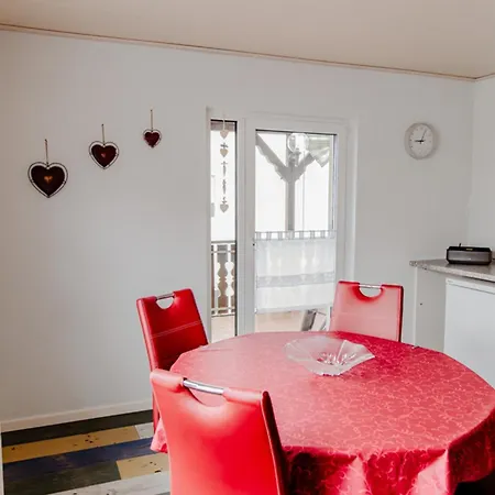 Muench Mit Balkon